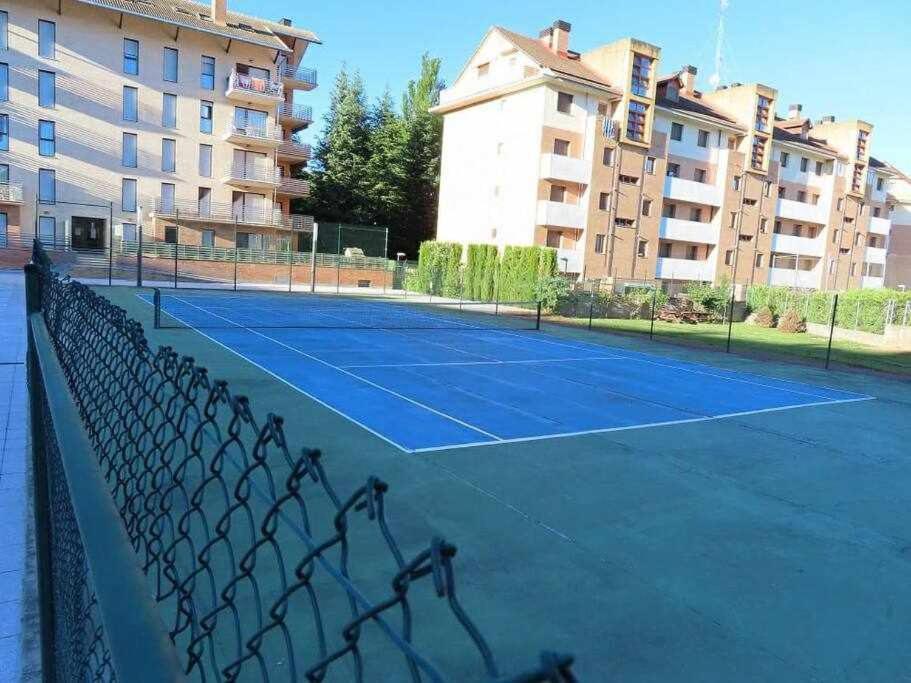 Precioso Atico Con Bonitas Vistas A La Pena Oroel Apartment Jaca Ngoại thất bức ảnh