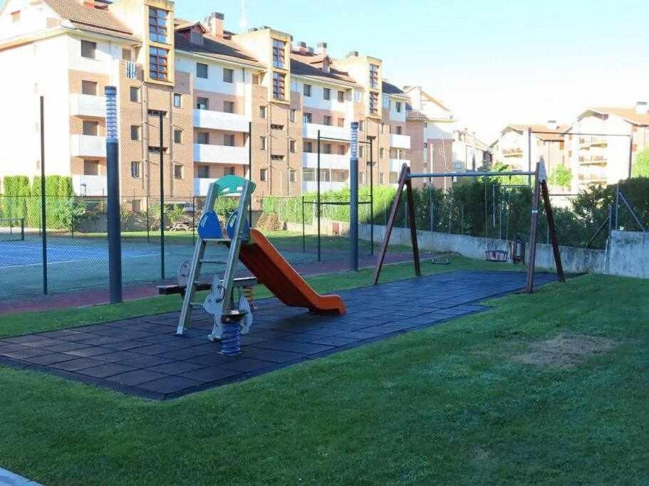 Precioso Atico Con Bonitas Vistas A La Pena Oroel Apartment Jaca Ngoại thất bức ảnh