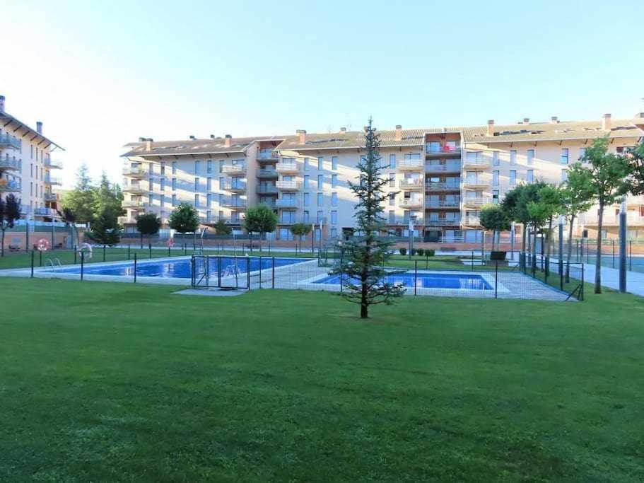 Precioso Atico Con Bonitas Vistas A La Pena Oroel Apartment Jaca Ngoại thất bức ảnh